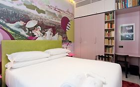 Amor de Dios 17 Boutique Hotel
