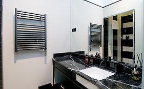 Amor de Dios 17 Boutique Hotel